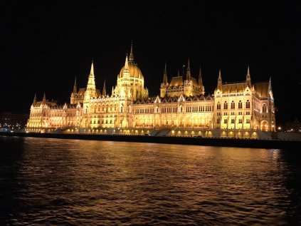 60875729_2415007485439914_804197089616592896_n